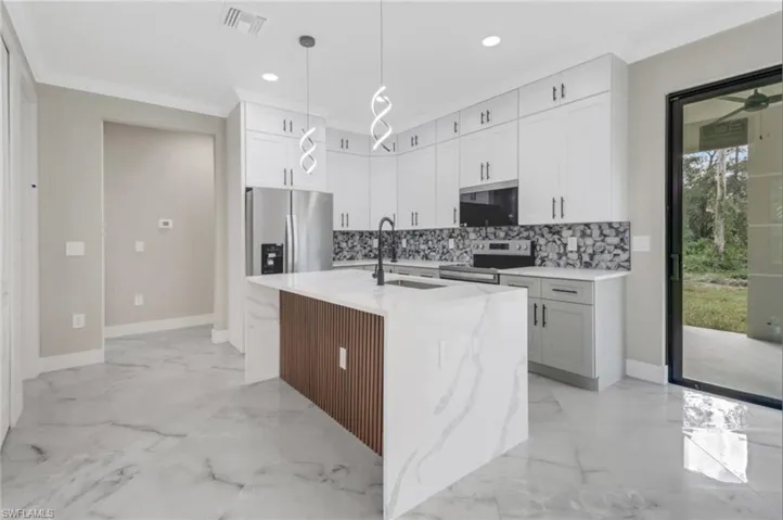 842  EVANSTON E ST, Lehigh Acres, FL 33971