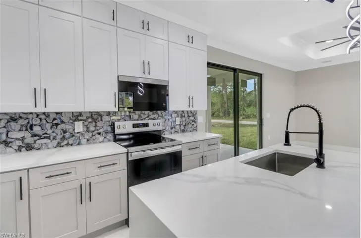 842  EVANSTON E ST, Lehigh Acres, FL 33971