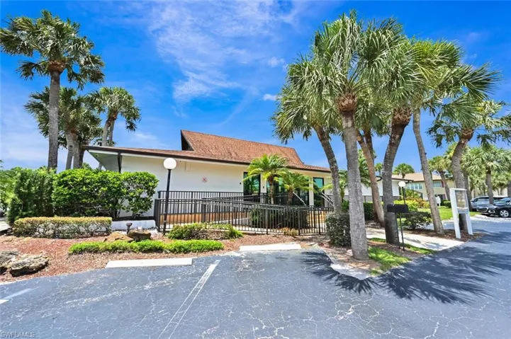 4110 Looking Glass Ln # 7, Naples Fl 34112