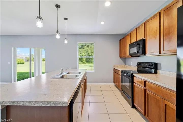 2703 Loreto Ct, Cape Coral, Florida 33909