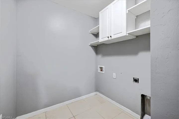 2703 Loreto Ct, Cape Coral, Florida 33909