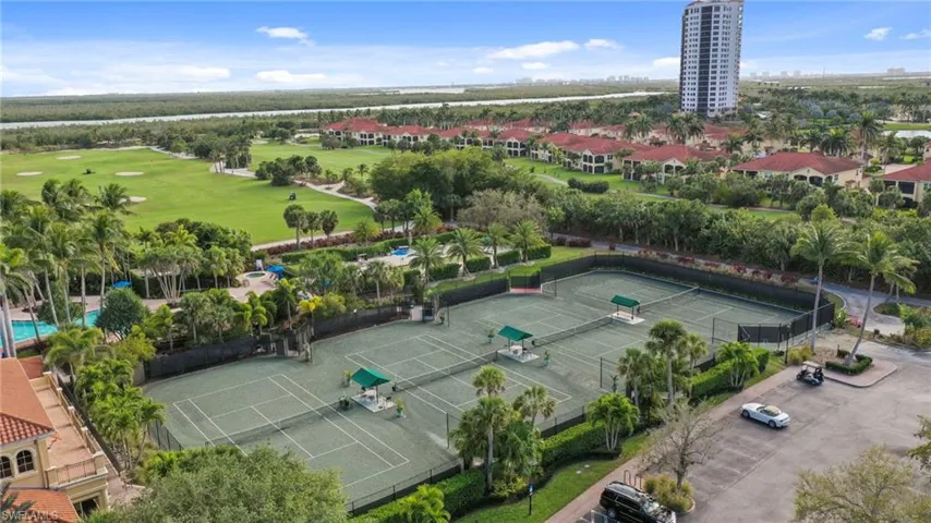 Club Tennis courts
