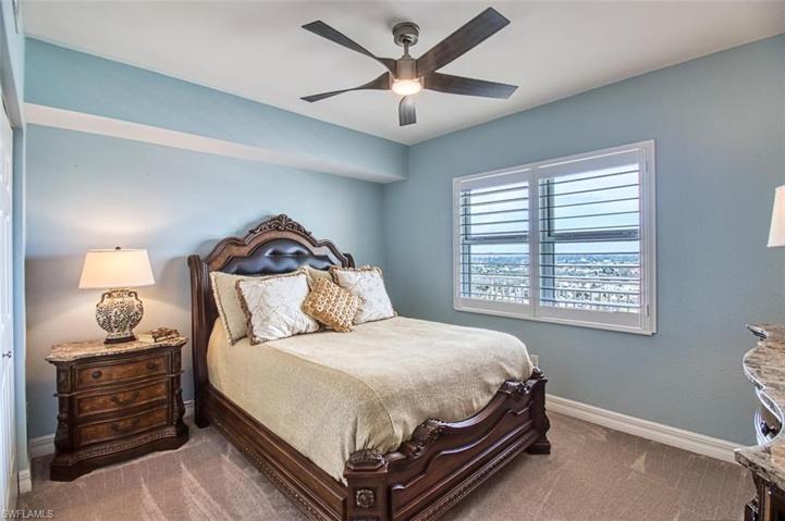 Guest BR with plantation shutter