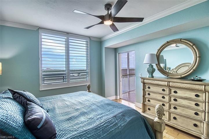 Primary BR plantation shutters