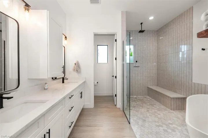 4239 Nw 35th St, Cape Coral, Florida 33993