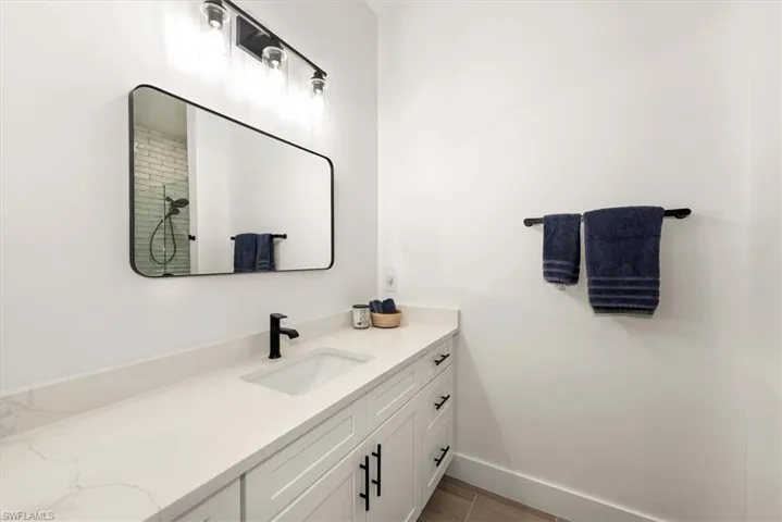 4239 Nw 35th St, Cape Coral, Florida 33993