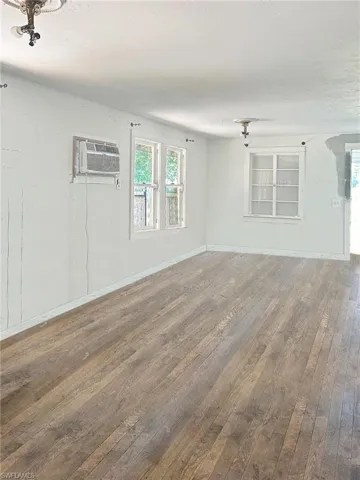 Livingroom virtually staged with no furnishings