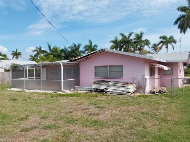 525 Coral Dr, Cape Coral, Florida 33904