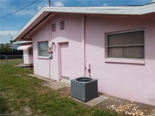 525 Coral Dr, Cape Coral, Florida 33904