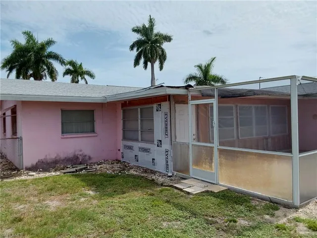 525 Coral Dr, Cape Coral, Florida 33904