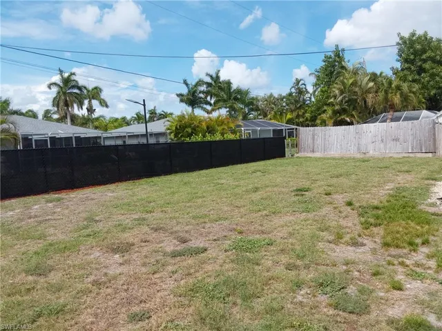 525 Coral Dr, Cape Coral, Florida 33904
