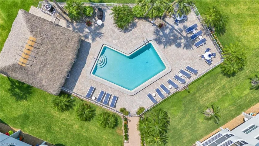 Heated Waterfront Pool and Tiki Hut w/bar~ Tiki Tuesdays!