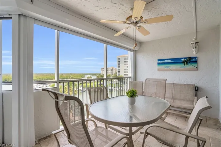 Panoramic views of the bay out to the Gulf