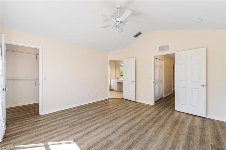 Vaulted ceilings!