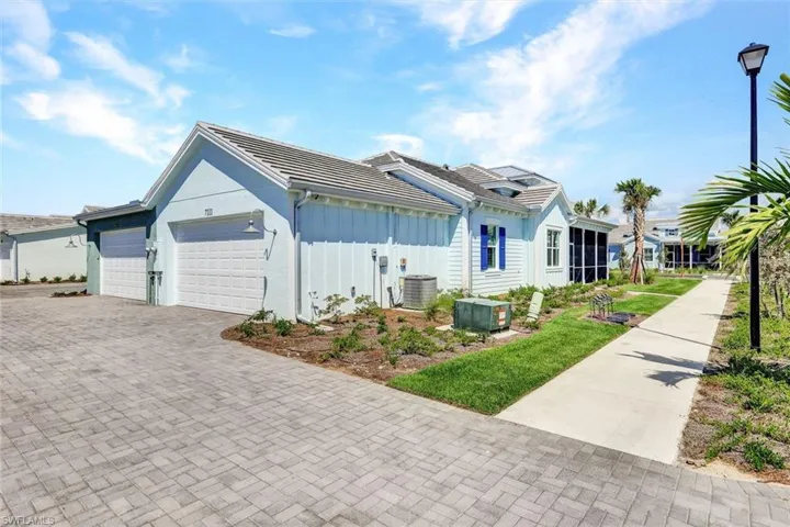 7111 Cayo Coco Ln, Naples, Florida 34113