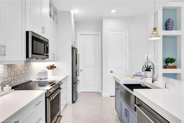 7111 Cayo Coco Ln, Naples, Florida 34113