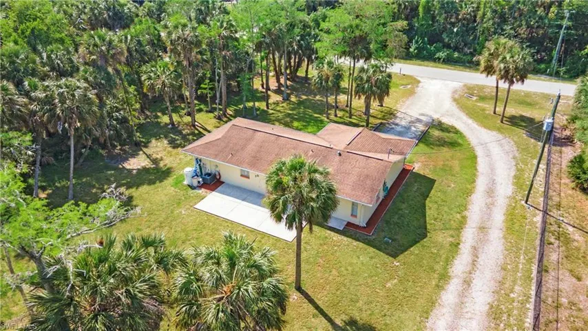 391  22nd NW AVE, Naples, FL 34120