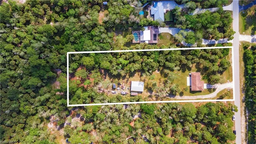 391  22nd NW AVE, Naples, FL 34120