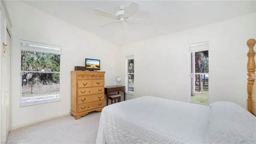 391  22nd NW AVE, Naples, FL 34120