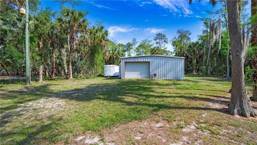 391  22nd NW AVE, Naples, FL 34120