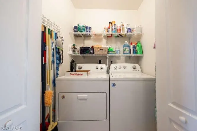 Washroom with independent washer and dryer