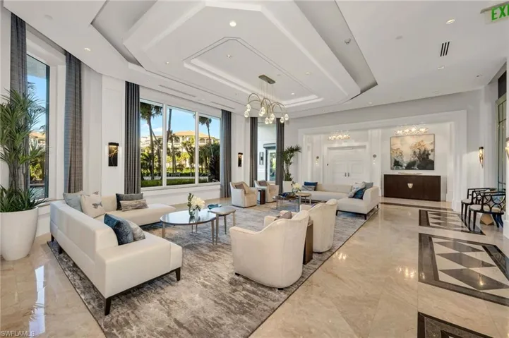 Beautifully Remodeled Navona Lobby