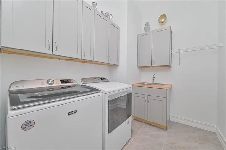 2936 Royal Gardens Ave, Fort Myers, Florida 33916