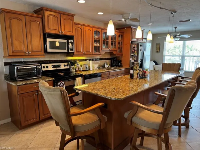 4417 Country Club Blvd B8, Cape Coral, Florida 33904