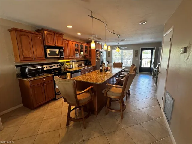 4417 Country Club Blvd B8, Cape Coral, Florida 33904