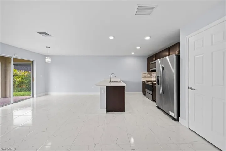 10535  Crossback  LN, Lehigh Acres, FL 33936