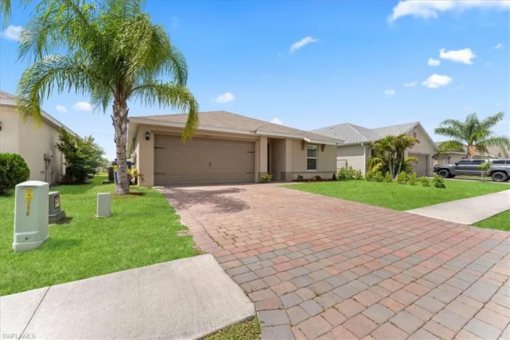 10535  Crossback  LN, Lehigh Acres, FL 33936