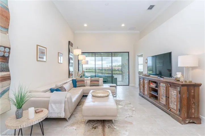 9419 Benvenuto Ct 204, Naples, Florida 34119