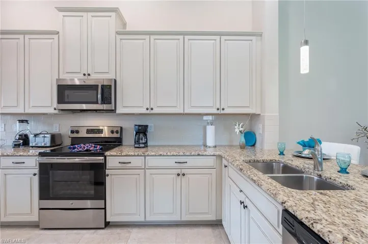 9419 Benvenuto Ct 204, Naples, Florida 34119