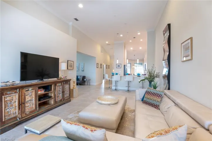 9419 Benvenuto Ct 204, Naples, Florida 34119