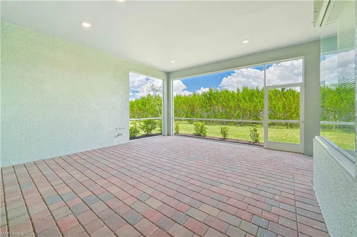2912  Royal Gardens  AVE, Fort Myers, FL 33916