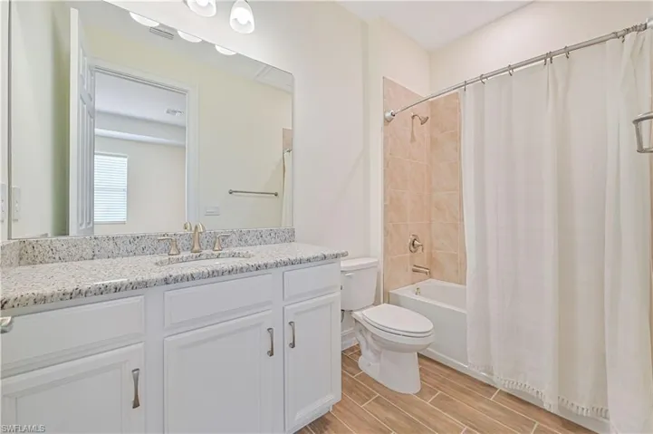 2912  Royal Gardens  AVE, Fort Myers, FL 33916