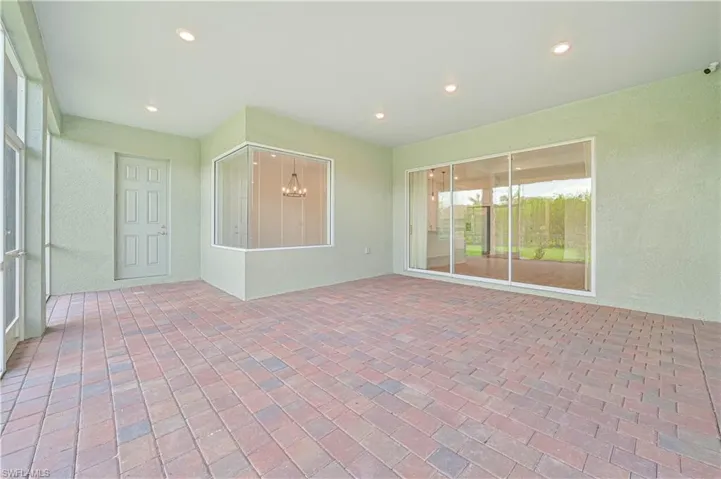 2912  Royal Gardens  AVE, Fort Myers, FL 33916