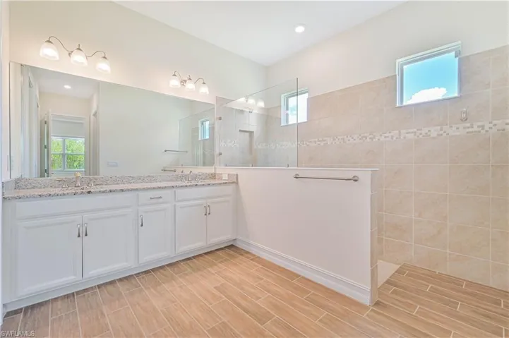 2912  Royal Gardens  AVE, Fort Myers, FL 33916