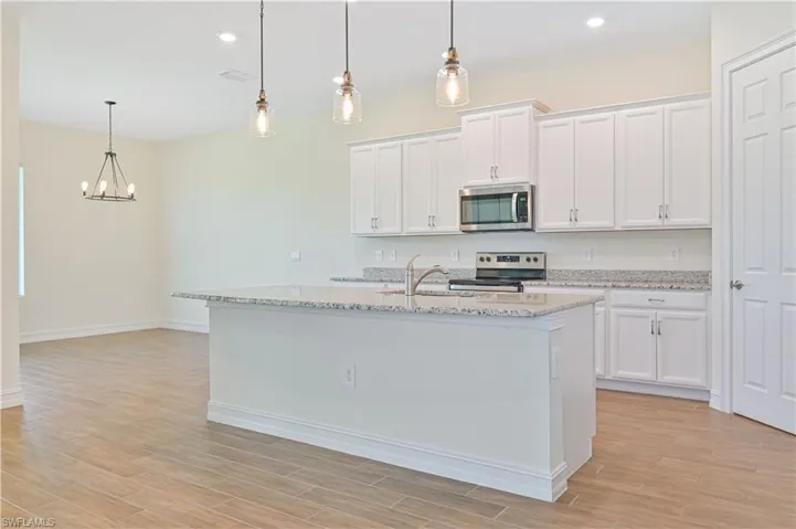 2912  Royal Gardens  AVE, Fort Myers, FL 33916