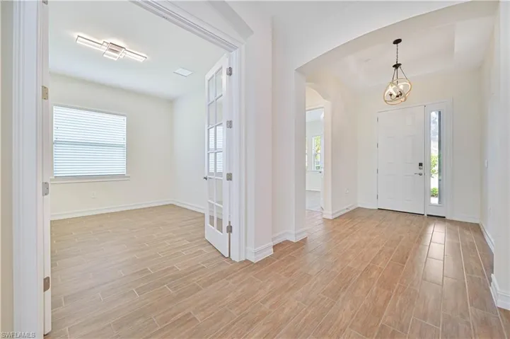 2912  Royal Gardens  AVE, Fort Myers, FL 33916