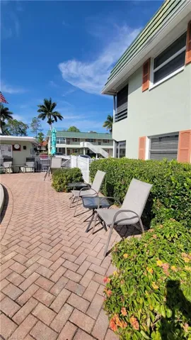 300 Valley Stream Dr A7, Naples, Florida 34113
