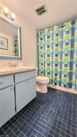 300 Valley Stream Dr A7, Naples, Florida 34113