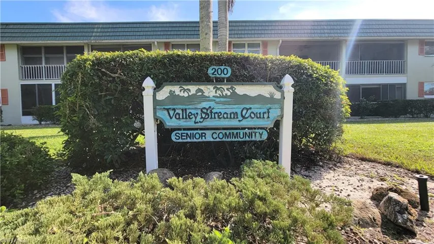 300 Valley Stream Dr A7, Naples, Florida 34113