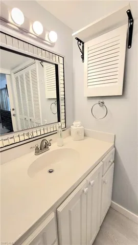 300 Valley Stream Dr A7, Naples, Florida 34113