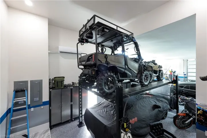 6 car Garage with lift, work and detailing station