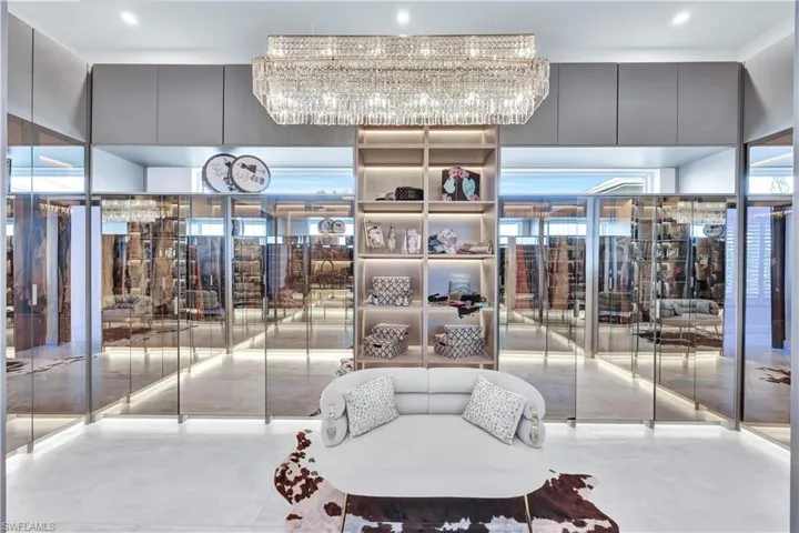 Master bedrooom closet