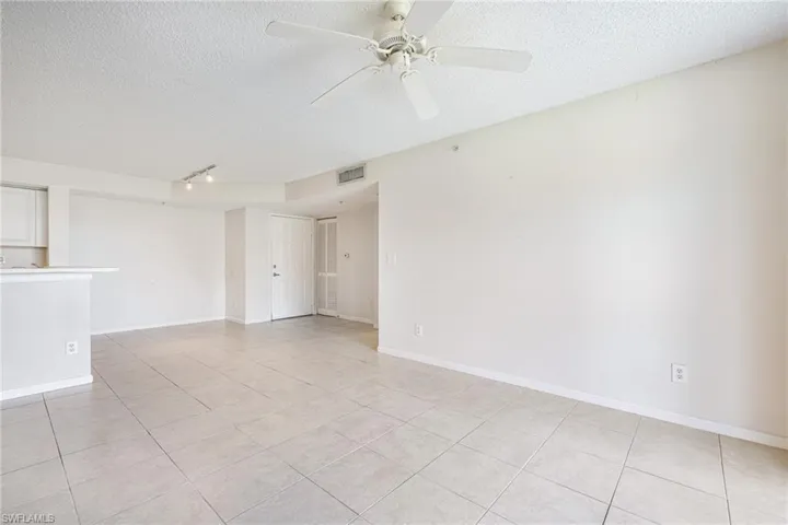 1265 Wildwood Lakes Blvd 106, Naples, Florida 34104