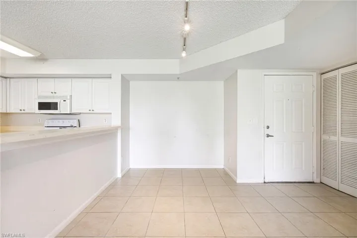 1265 Wildwood Lakes Blvd 106, Naples, Florida 34104