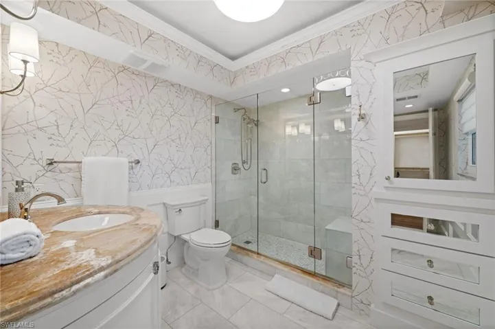 Master bath "hers"