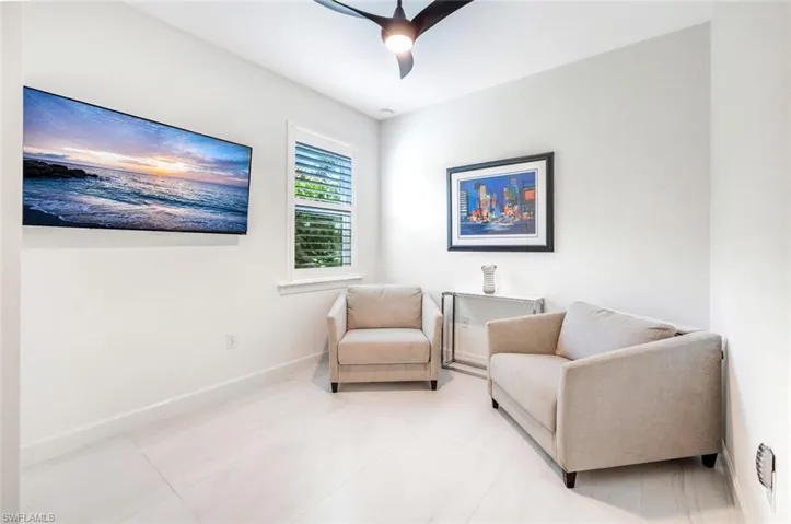 Living area with ceiling fan